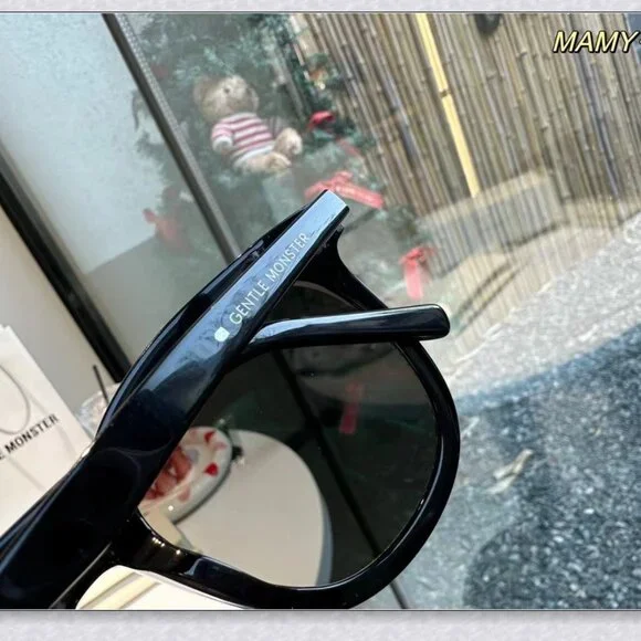 Gentle Monster MAMY Black Sunglasses display picture 2